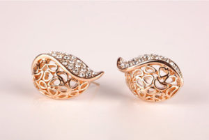 Fashion Women Lover Hollow Leaf Gold Plated Rhinestone Earrings Jewelry-1