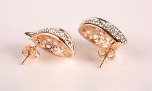 Fashion Women Lover Hollow Leaf Gold Plated Rhinestone Earrings Jewelry
